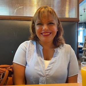 Meet your Posher, Ana